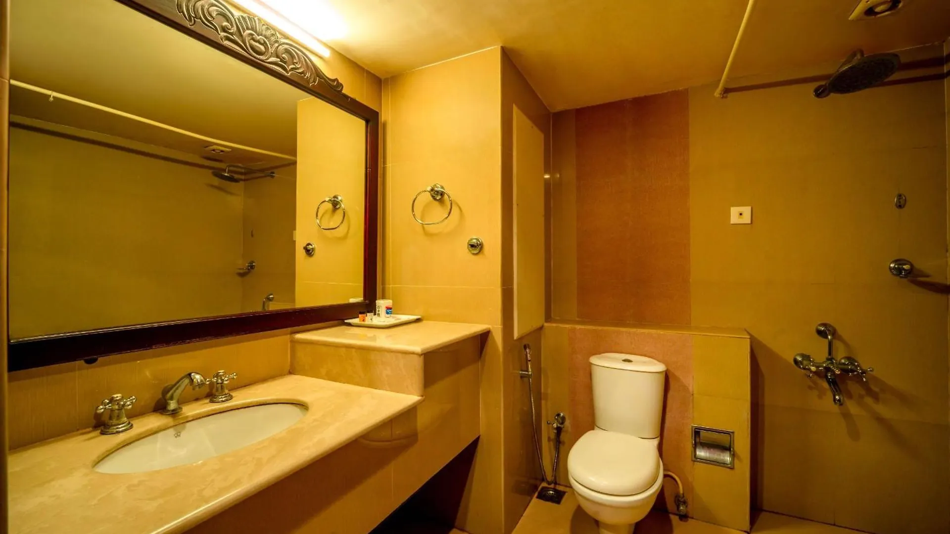 Hotel Haveli Backwater Resort Alappuzha